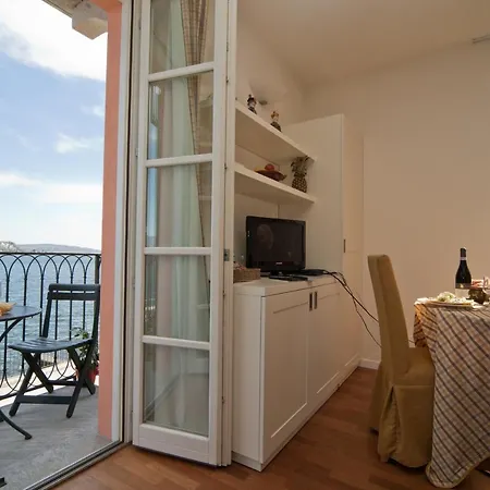 Sleeps 3 Pool Apartment